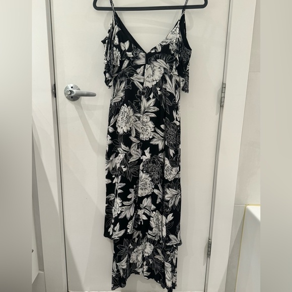 Bardot Frankie Frill Black and White Floral Hi-Lo Hem Cold Shoulder Dress - Picture 5 of 9